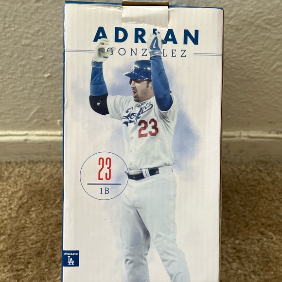 Bobblehead - Picture 3 of 13